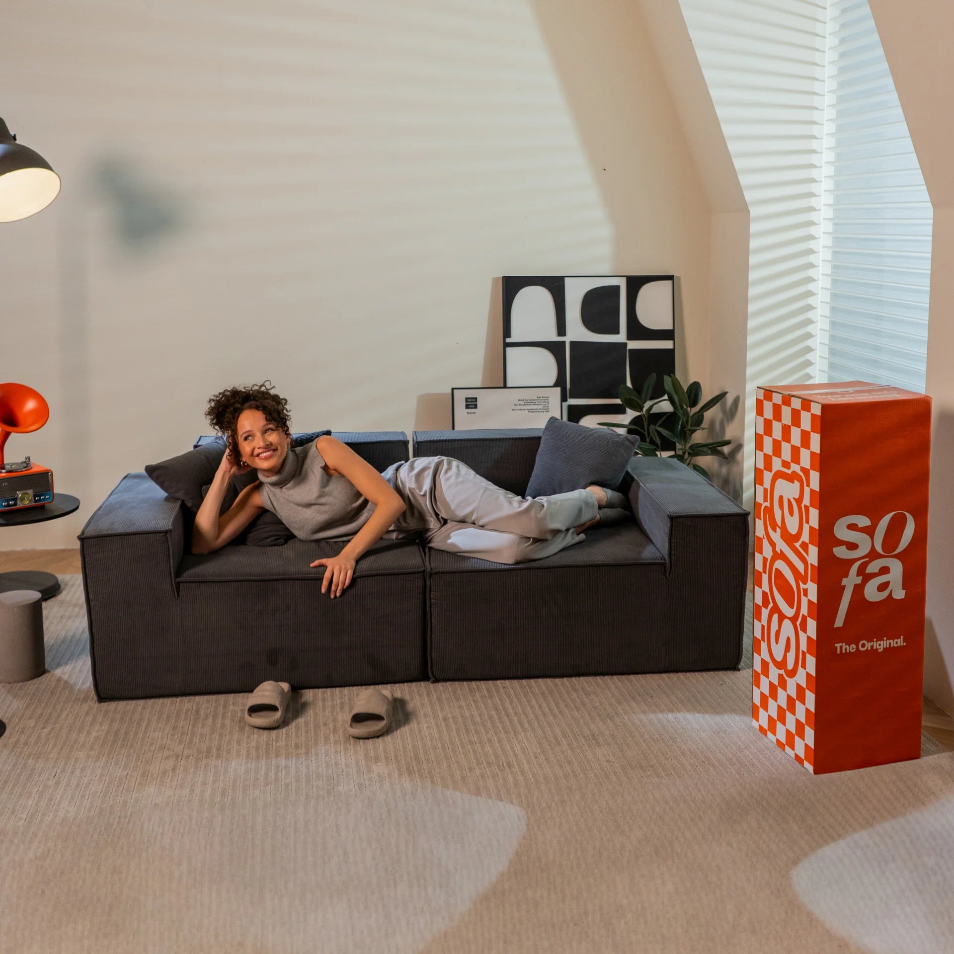 <tc>Sofa na Caixa</tc> <tc>Pelion</tc> 2 assentos + 1 perseguição no bujão - cinza